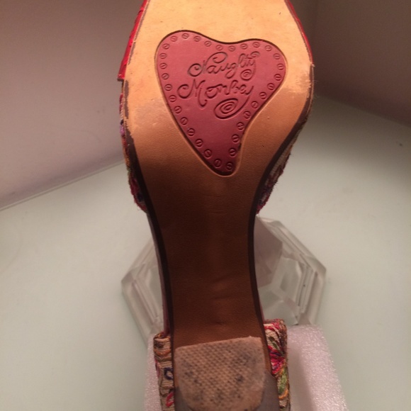 NAUGHTY MONKEY-PUMPS-EMBROIDERED-US SIZE 8 1/2 - Picture 4 of 8